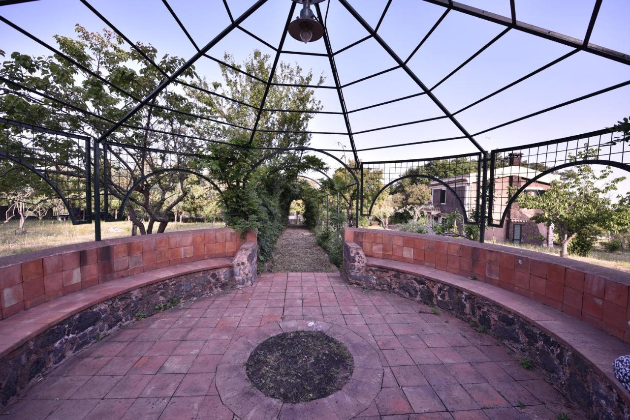 Villa Caterina, Alle Pendici Del Vulcano Etna Viagrande Eksteriør billede